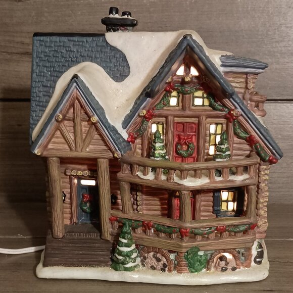 Santas Workbench Christmas Village Silver Birches Lodge Tested No Box 2003 - Picture 1 of 14